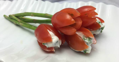 Recipe Image: Tomato 'Tulips' filled with Cucumber Yogurt